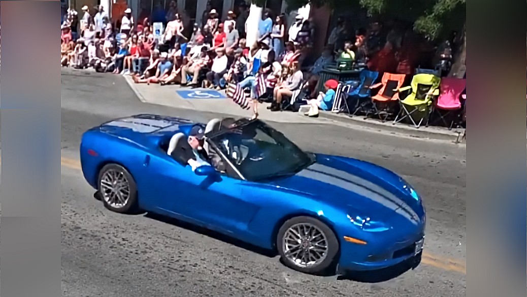 Click to Enlarge-Esc to Close Corvette Generations/C6/C6 2010 FH Parade.jpg